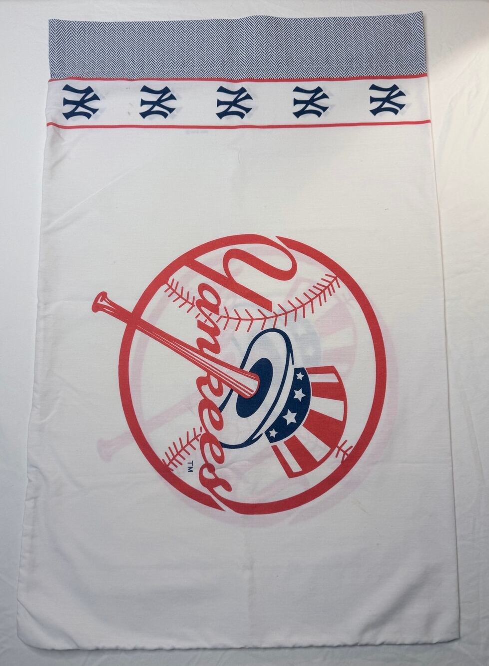 Vintage 1996 MLB New York Yankees Standard Pillowcase White Red Blue FLAWS Retro